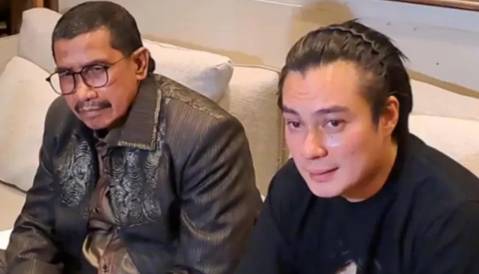 Baim Wong (kanan) dan pengacaranya, Fahmi Bachmid.