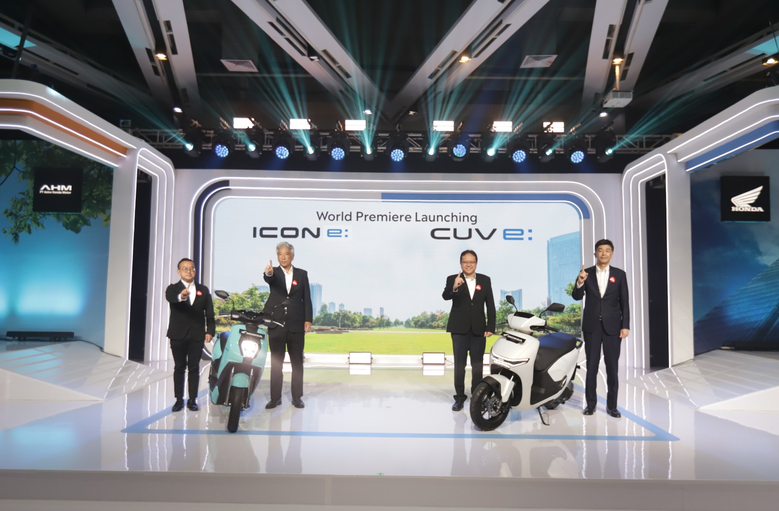 AHM luncurkan dua model sepeda motor listrik terbarunya, Honda ICON e: dan Honda CUV e.