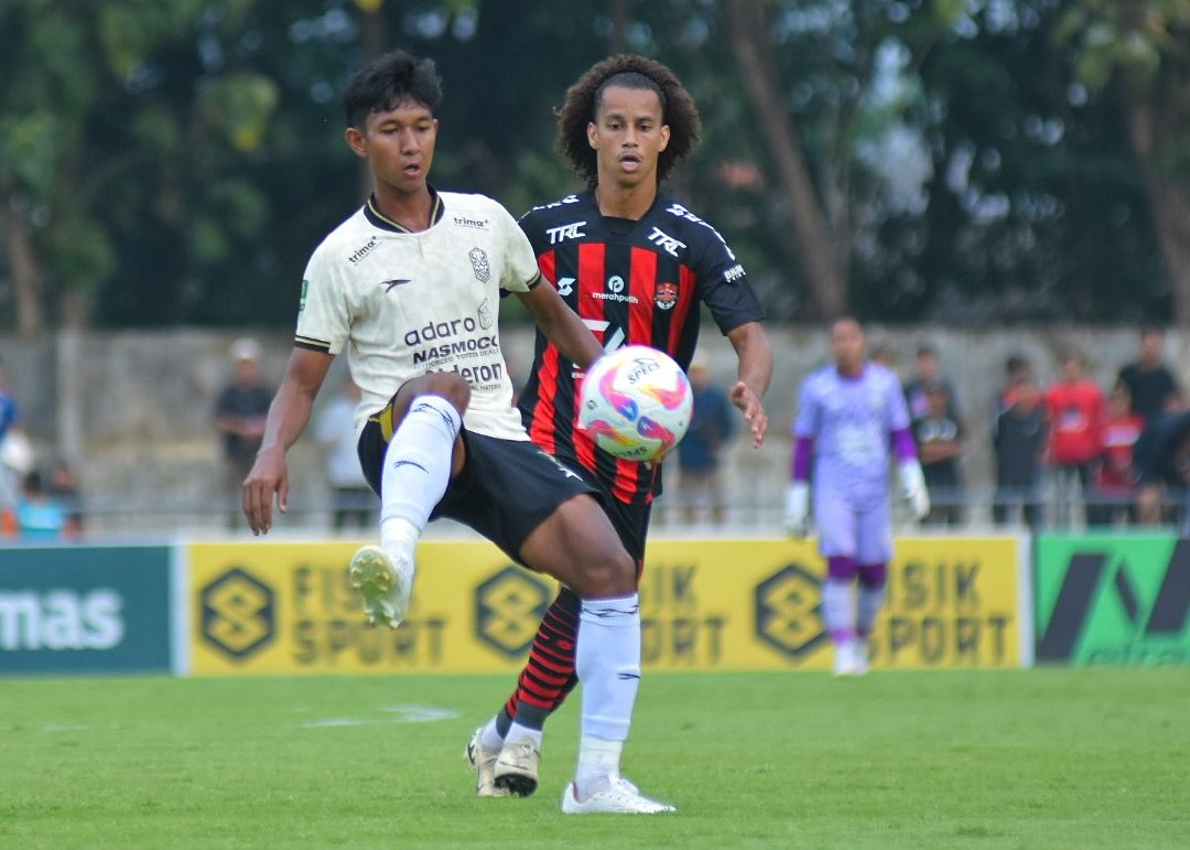 Laga Persekat Tegal melawan Nusantara United di Stadion Tri Sanja di Liga 2 2024.