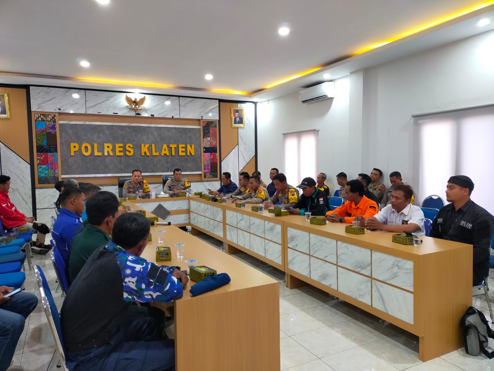 Rakor pengamanan kampanye terbuka dan debat paslon di Mapolres Klaten, Jumat (11/10/2024). (Angga Purenda/Radar Solo)