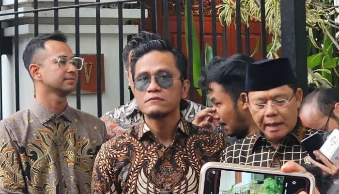 Artis Raffi Ahmad, Gus Miftah dan Plt Ketum PPP Mardiono saat dipanggil Prabowo Subianto ke Kertanegara, Selasa (15/10).