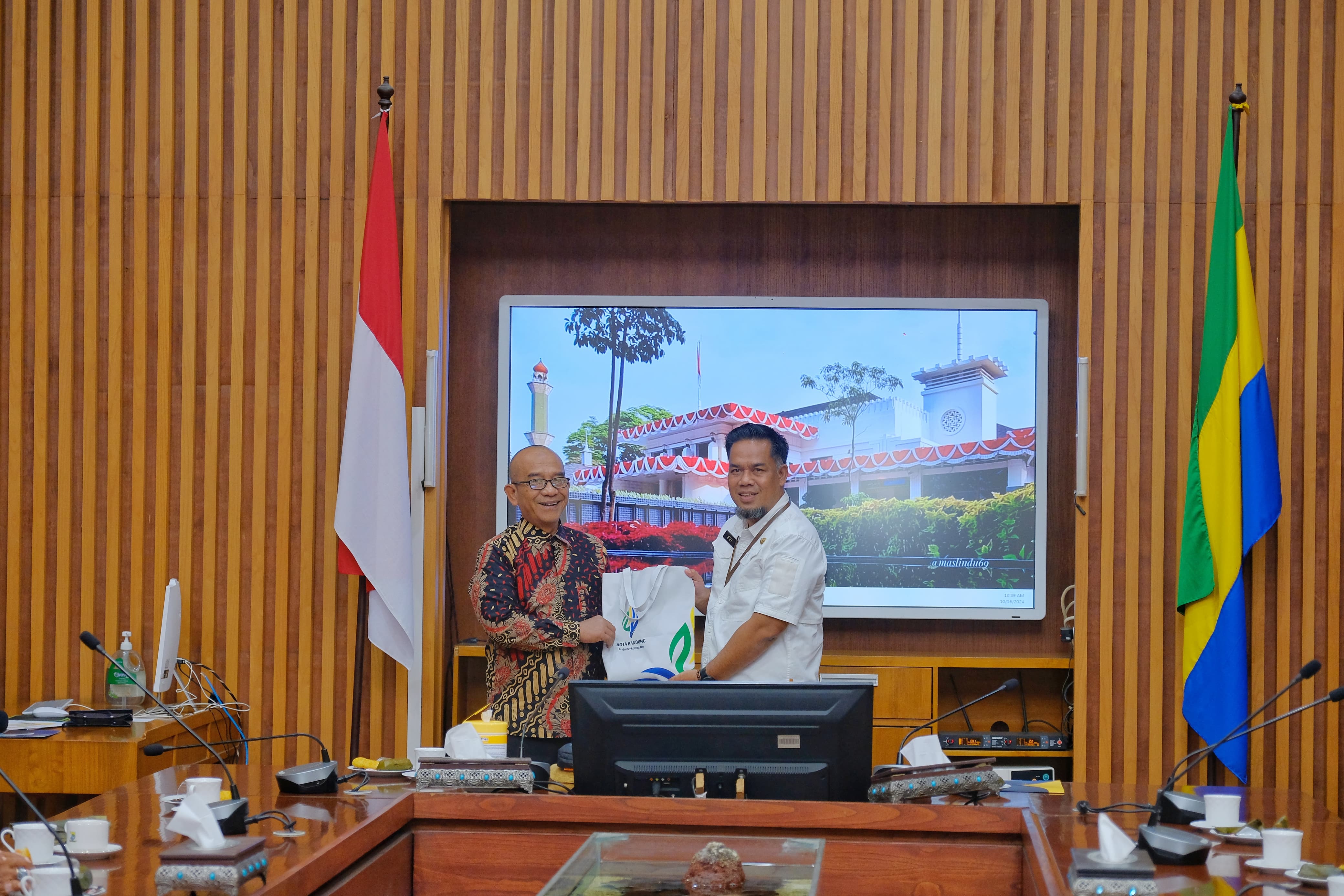 Pemkot Solo melakukan studi banding ke Pemkot Bandung,  Rabu (16/10/2024).