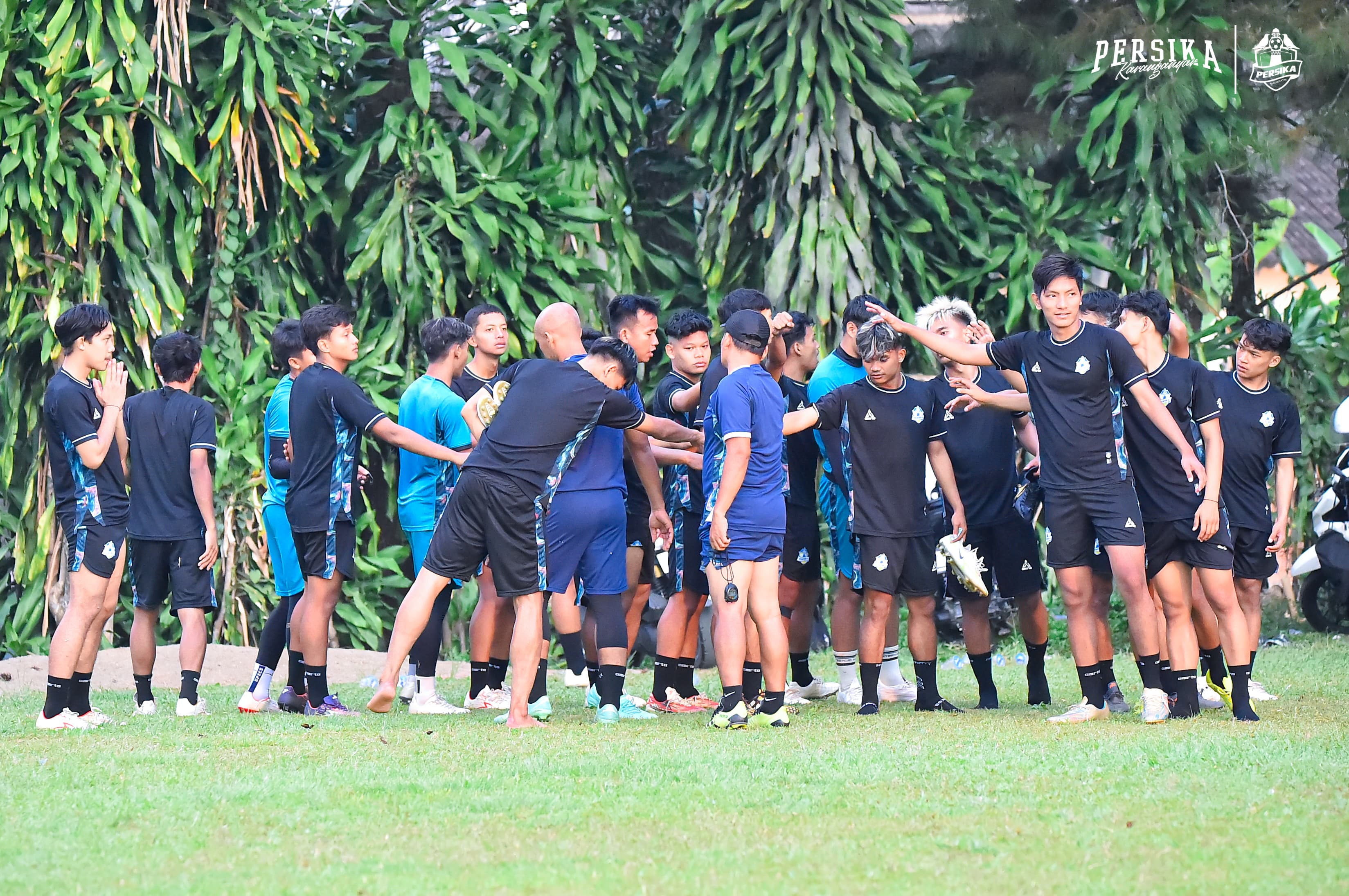 Persika Karanganyar usai jalani latihan rutin.