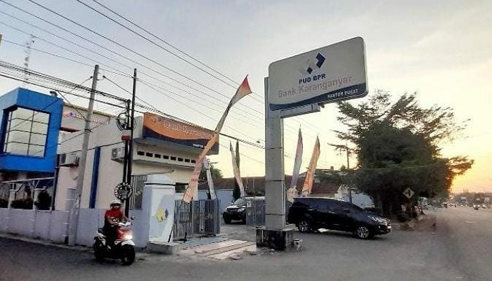 Kantor BPR Bank Karanganyar. (Rudi Hartono/Radar Solo)