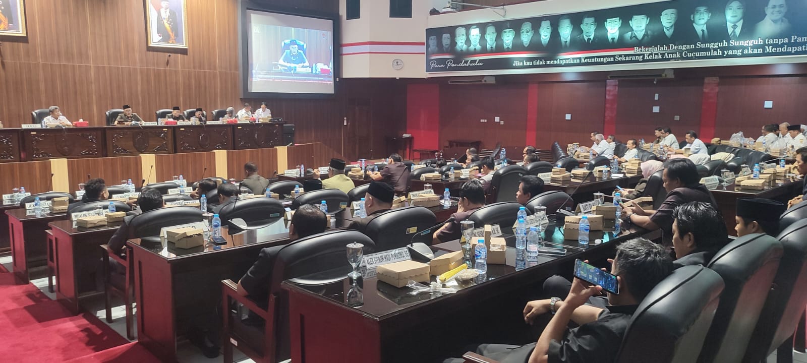 Sidang paripurna DPRD Sragen dengan agenda pembentukan alat kelengkapan, Rabu (16/10/2024). (Ahmad Khairudin/Radar Solo)