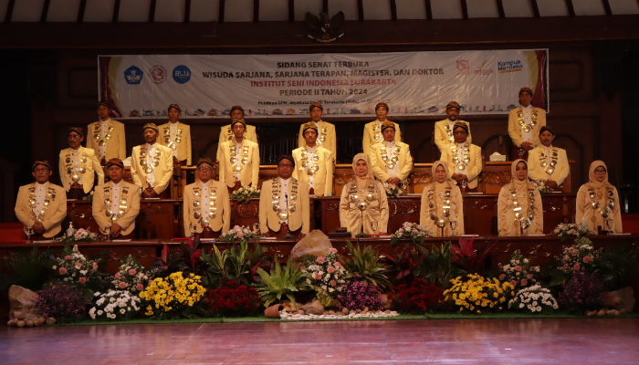 SUASANA SIDANG WISUDA ISI Surakarta.