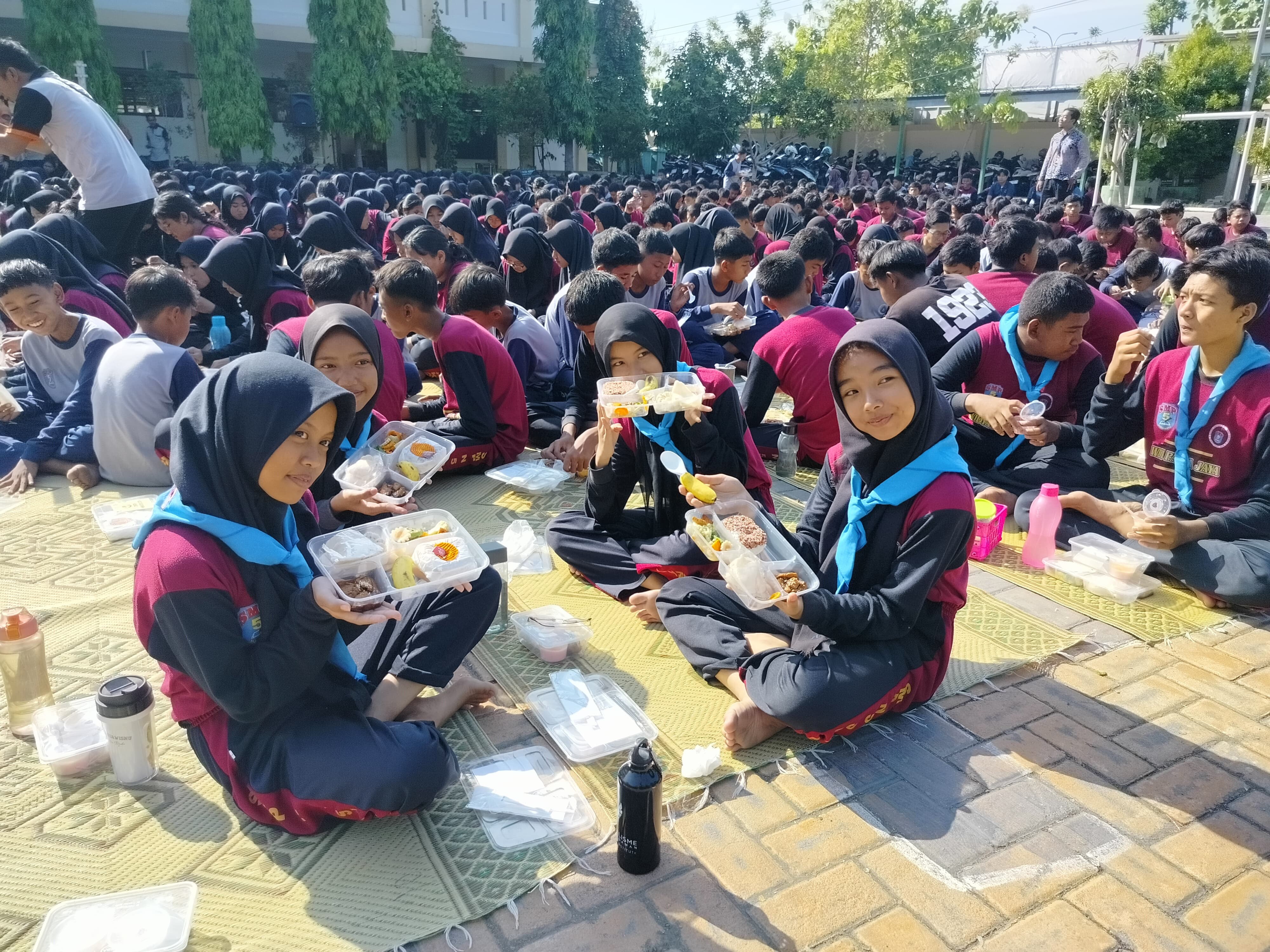 Edukasi konsumsi pangan dan pemberian contoh menu B2SA di SMPN 5 Solo, Jumat (18/10/2024).