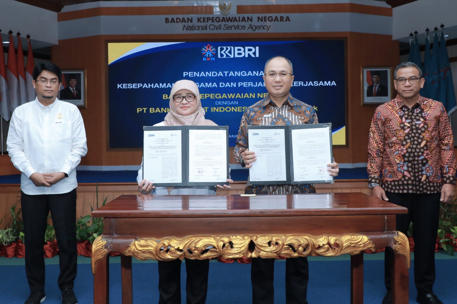Penandatanganan Nota Kesepahaman dan Perjanjian Kerja Sama antara BRI dan BKN di Jakarta, Selasa (22/10/2024).