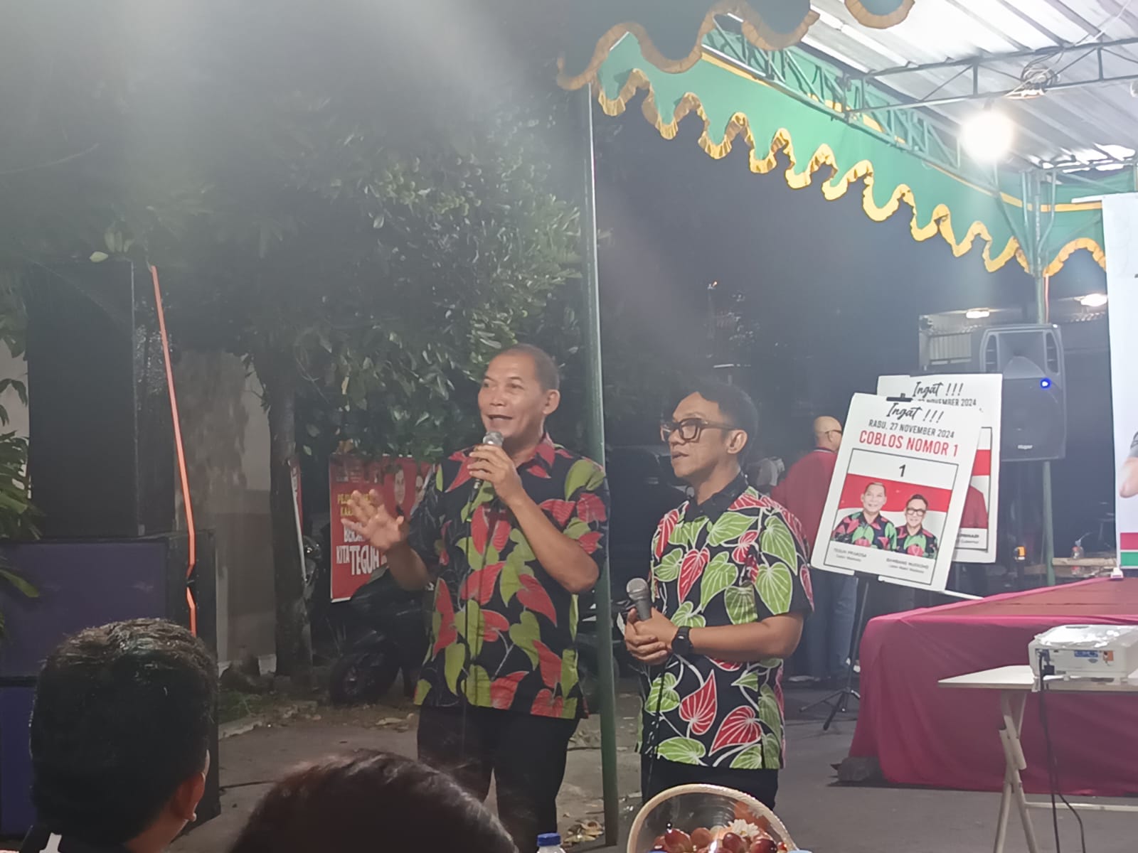 Teguh Prakosa dan Bambang Gage bersilaturahmi dengan warga Karangasem, Sabtu (26/10/2024).