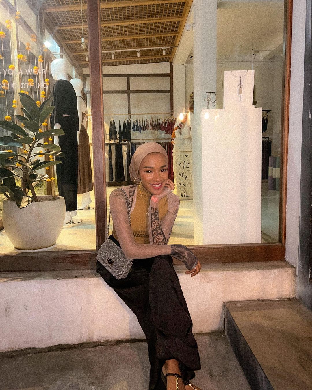 Julia Rimba tersandung kontroversi penggunaan AI di buku karyanya.