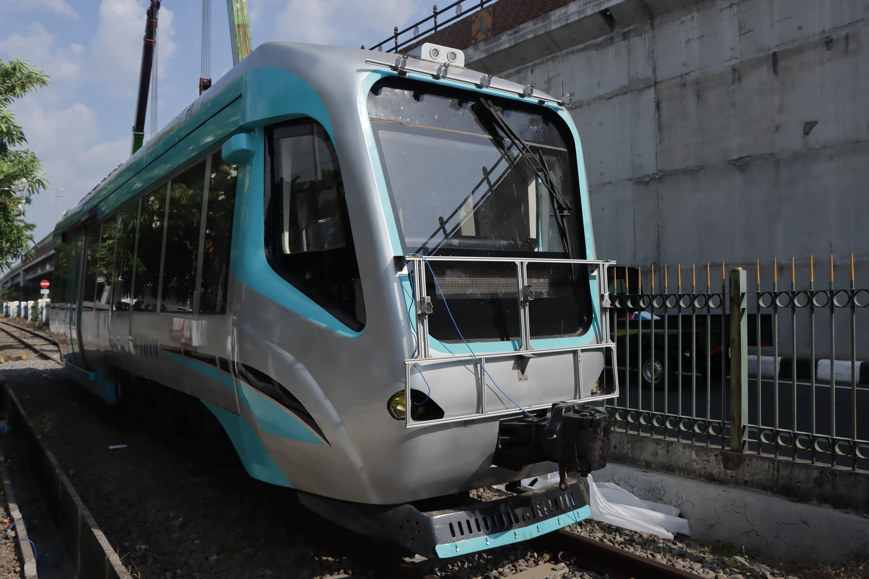 Trem baterai dari PT IKA Madiun bakal uji coba di rel dalam Kota Solo, dari Stasiun Purwosari-Solo Kota. (Arief Budiman/Radar Solo)