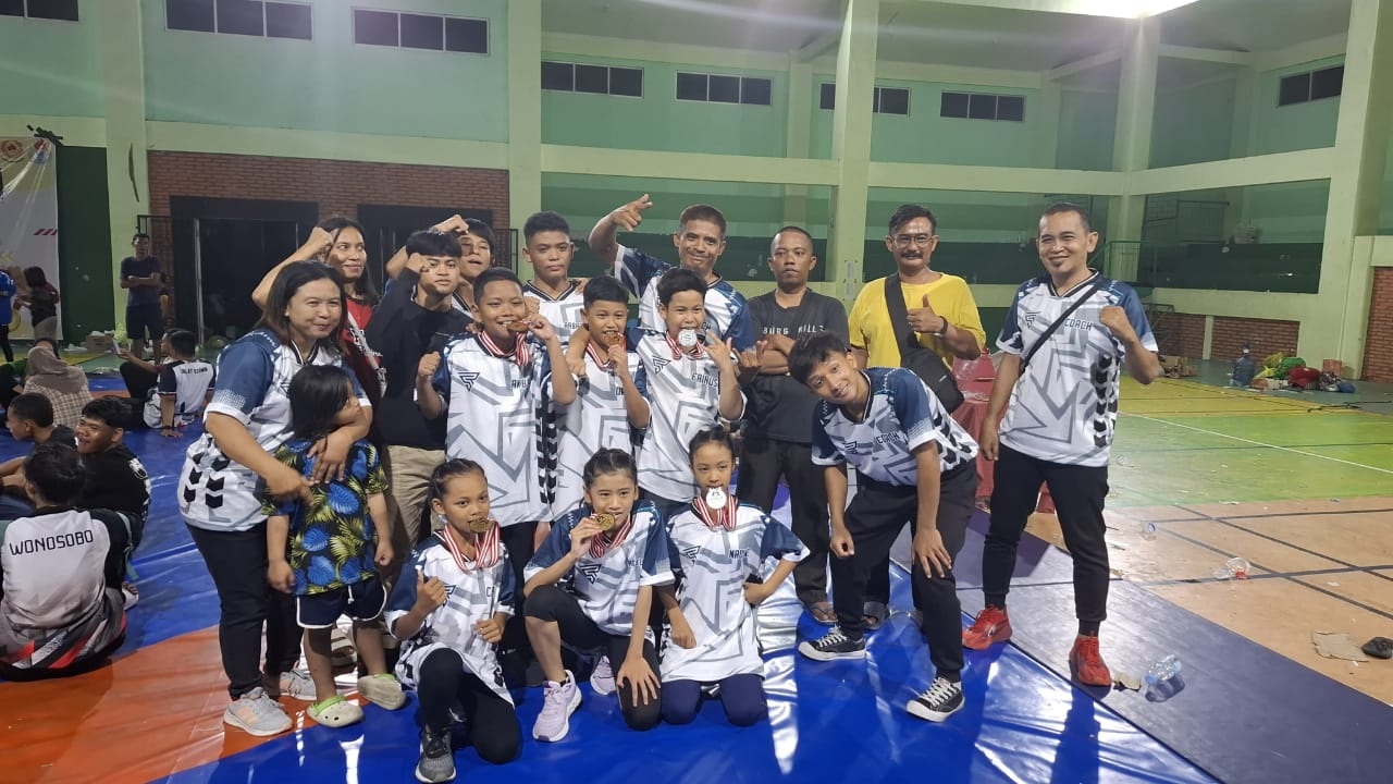 Pegulat binaan PGSI Surakarta sukses meraih medali pada ajang kejurprov di Semarang (27/10).