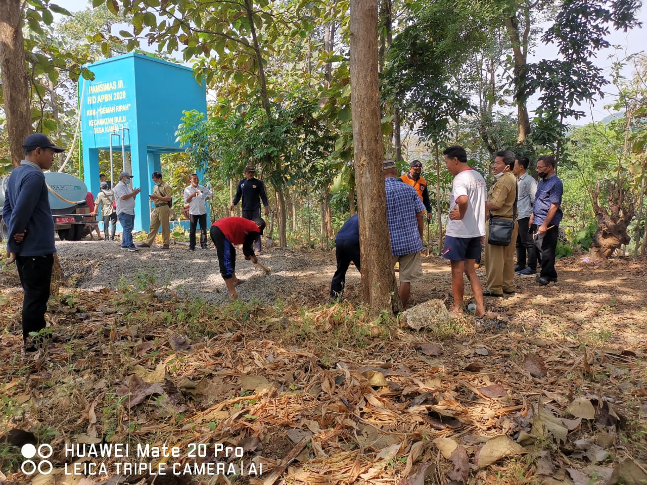 Ilustarasi dropping air bersih dari BPBD Sukoharjo, belum lama ini.
