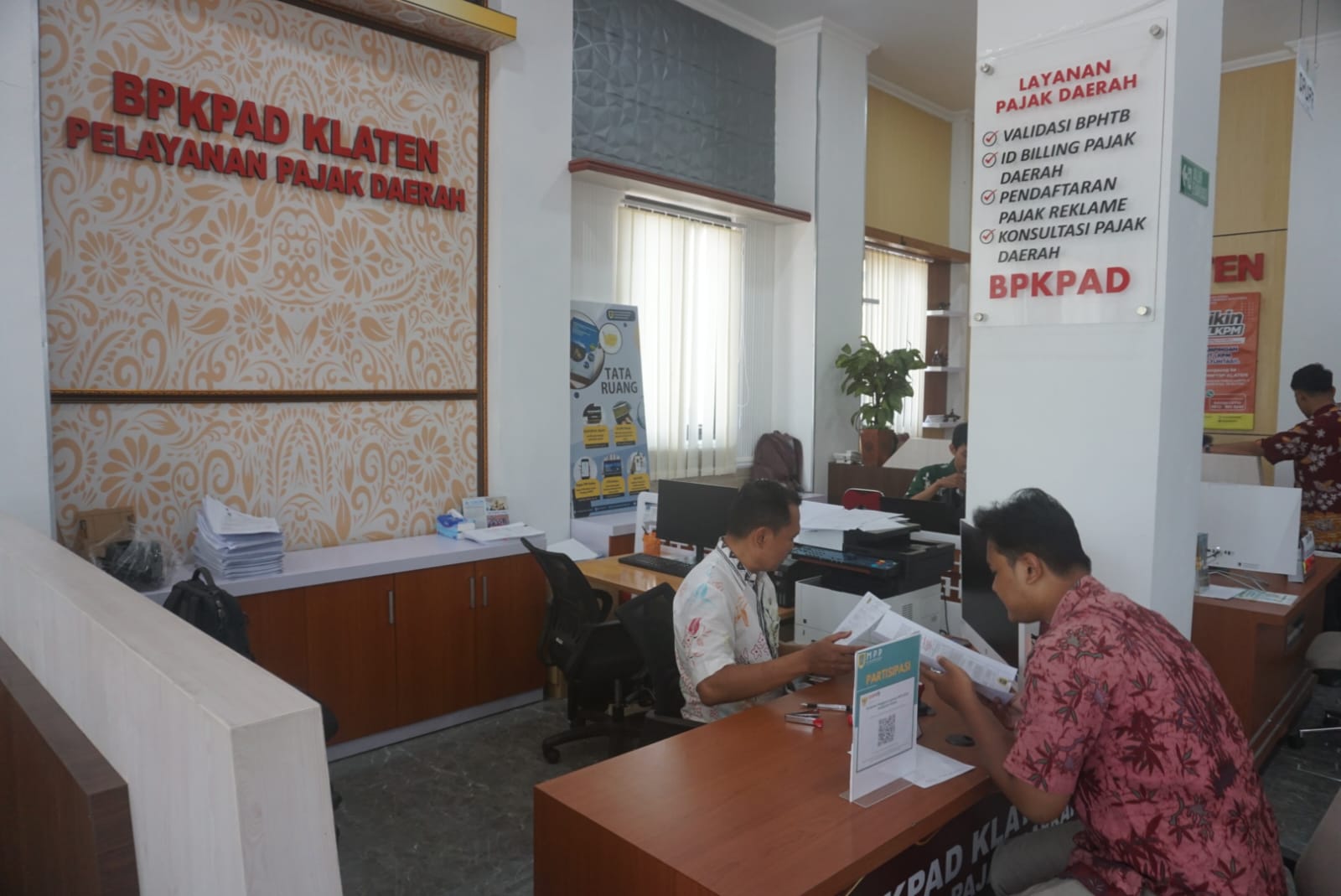 Layanan pembayaran pajak daerah di Mal Pelayanan Publik (MPP) di Desa Semangkak, Kecamatan Klaten Tengah.