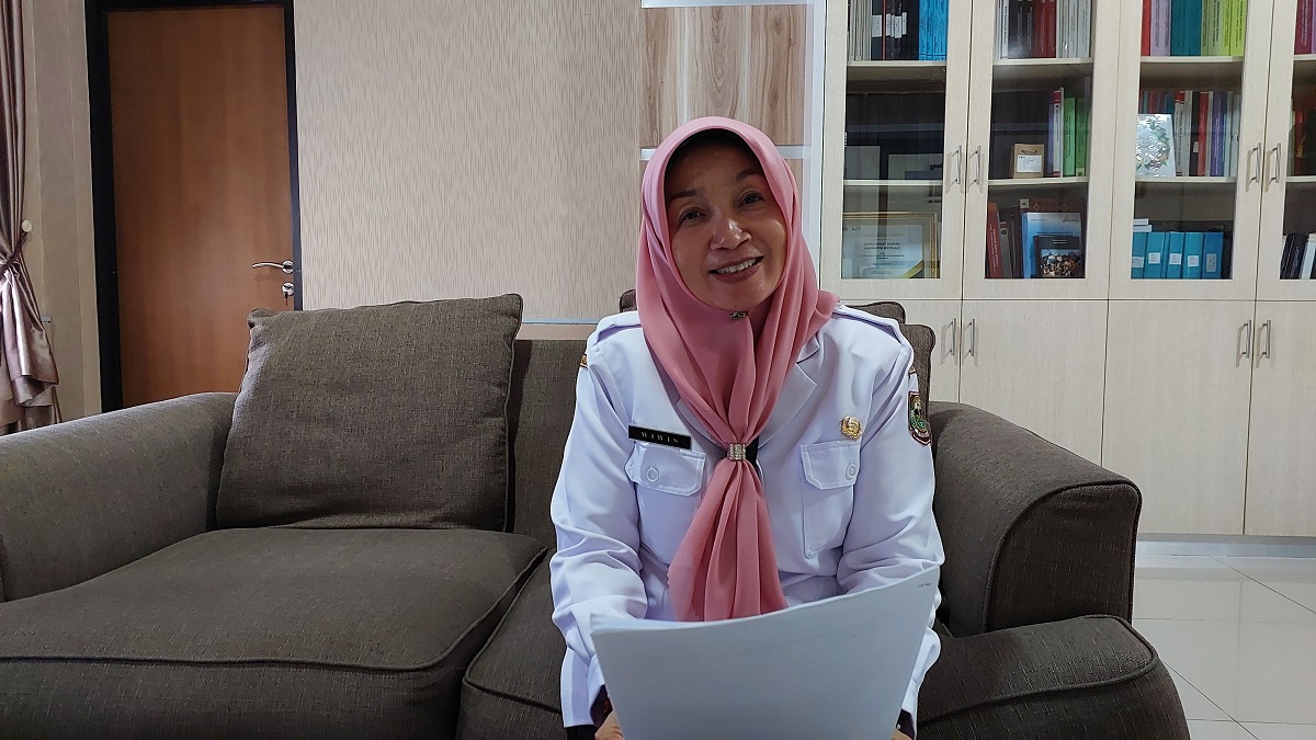 Sekda Boyolali Wiwis Trisiwi Handayani beri keterangan terkait sanksi bagi kades yang melanggar netralitas Pilkada 2024, Rabu (30/10/2024).