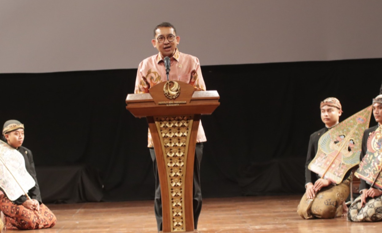 Menteri Kebudayaan RI Fadli Zon Beri Sambutan Hari Wayang Dunia di ISI Surakarta.