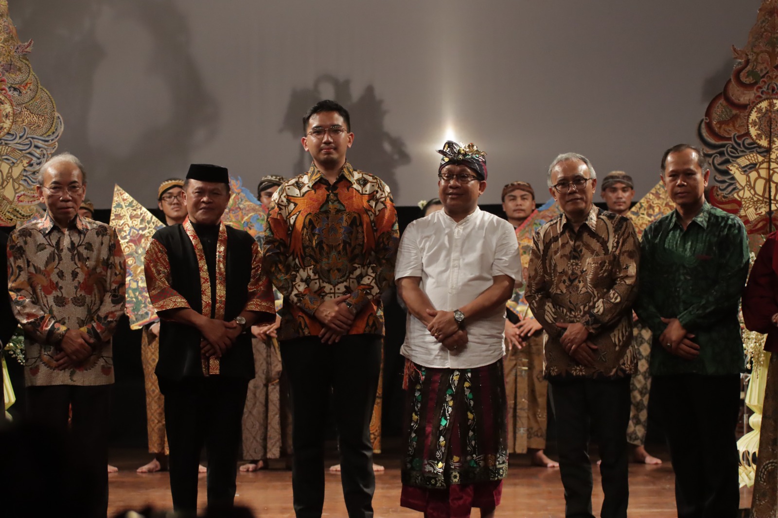 Mangkunegara X bersama Rektor ISI Surakarta I Nyoman Sukerna hadiri pembukaan Hari Wayang Dunia X.