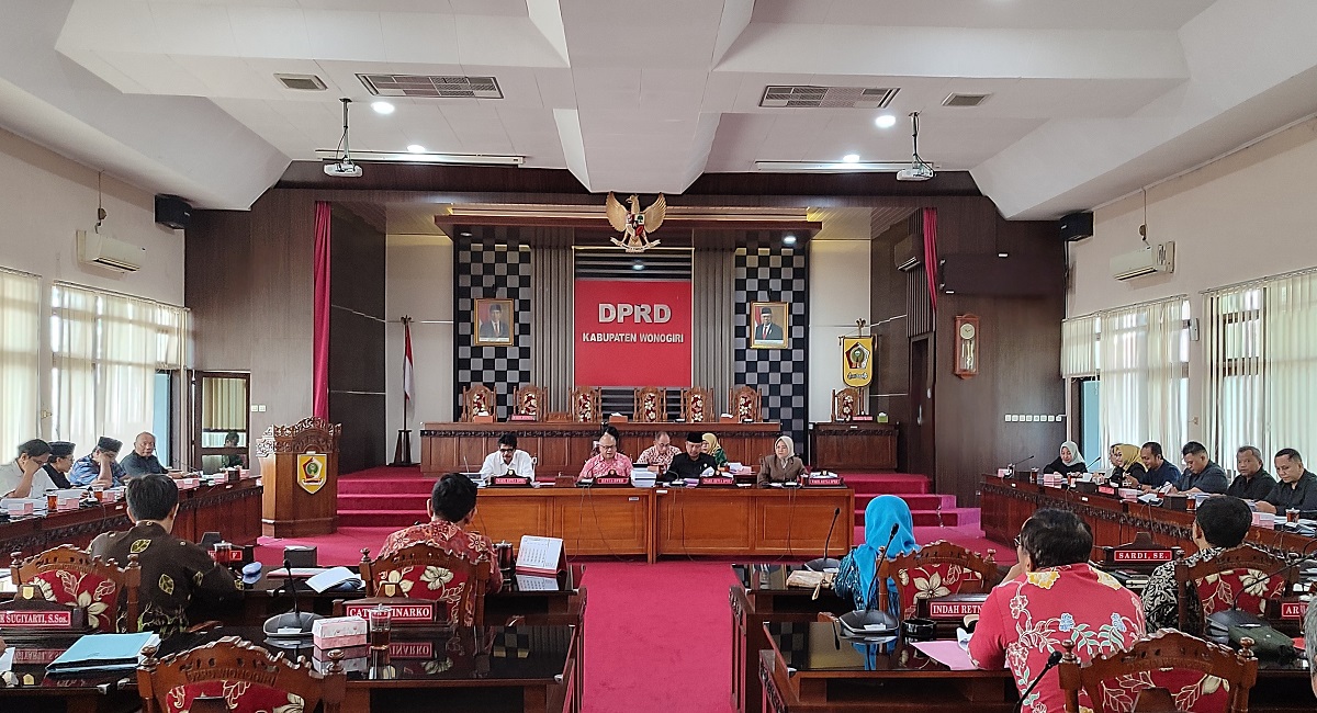 Rapat Kerja Badan Anggaran membahas Raperda tentang Pertanggungjawaban Pelaksanaan APBD TA. 2023