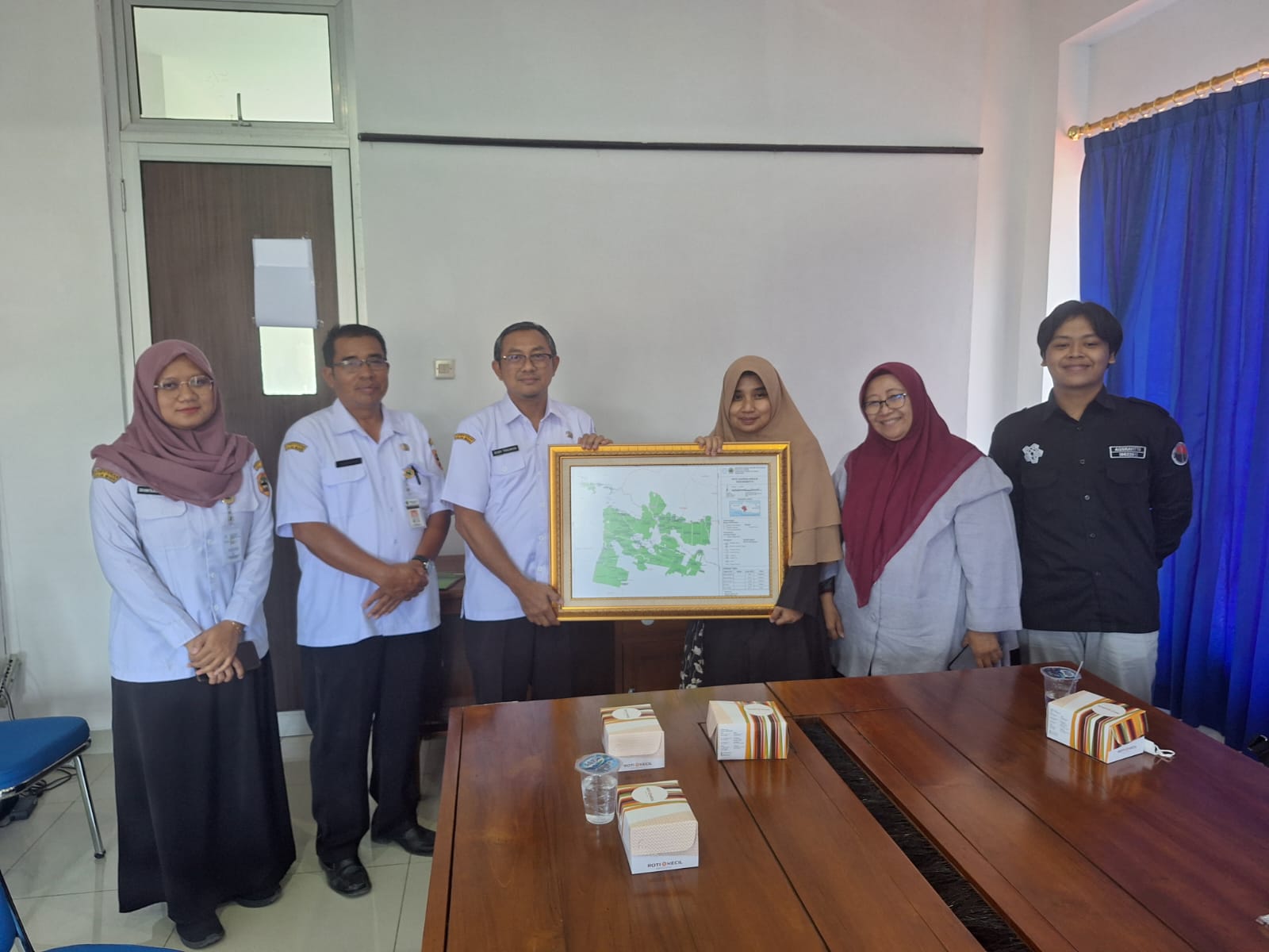 Grup Riset Water and Region dari Fakultas Teknik Universitas Sebelas Maret (FT UNS) melakukan pengabdian masyarakat terkait pengelolaan daerah irigasi Sungai Bengawan Solo. (Dokumentasi Pribadi)