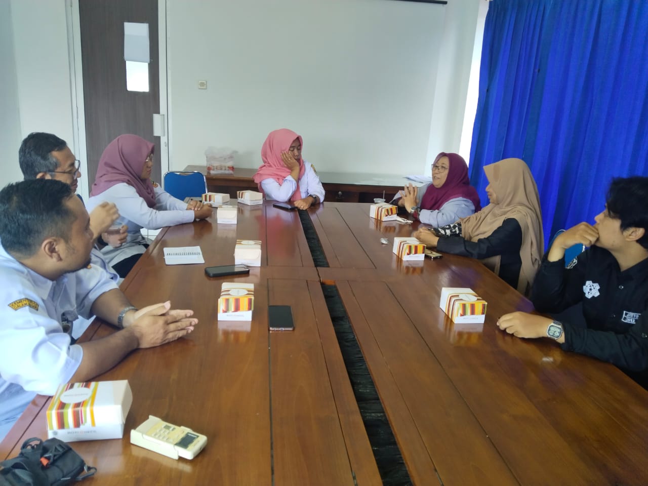 Grup Riset Water and Region dari Fakultas Teknik Universitas Sebelas Maret (FT UNS) berdialog dengan Balai PSDA Sungai Bengawan Solo terkait pengelolaan irigasi. (Dokumentasi Pribadi)