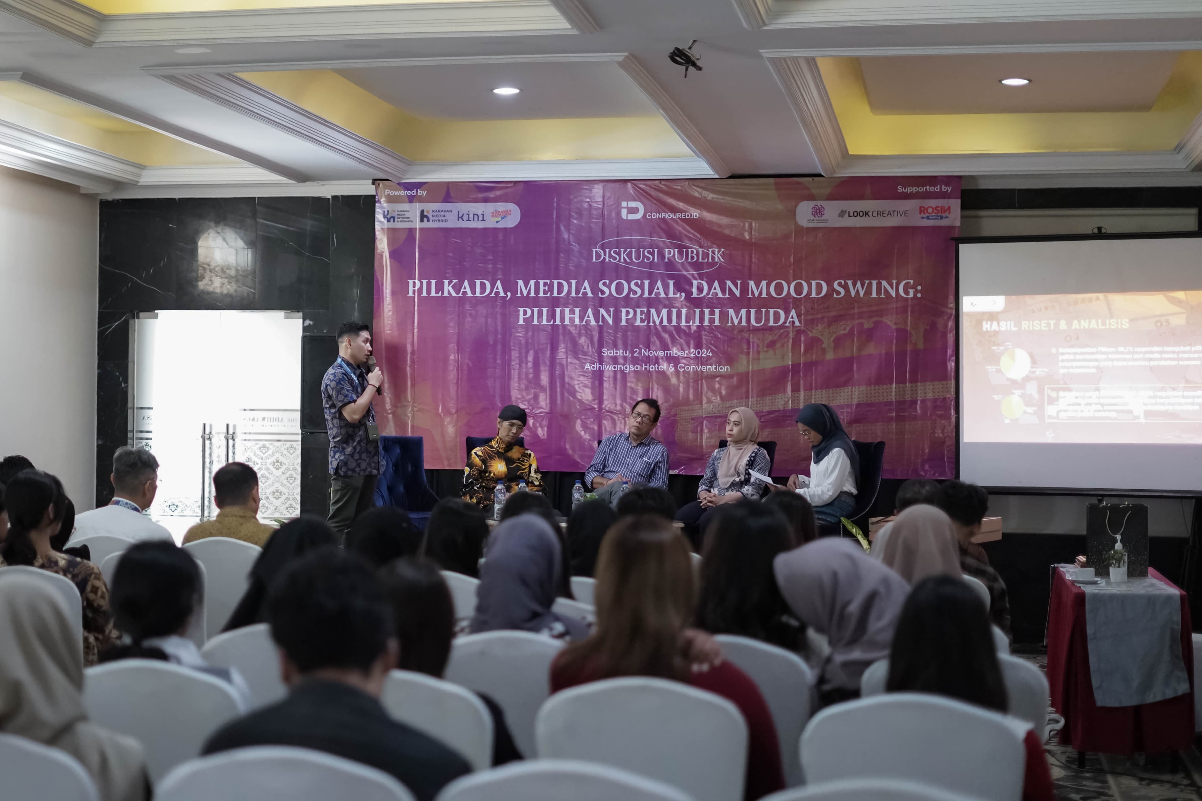 Configured Indonesia yang merupakan bagian dari Karavan Media Network and Research gelar diskusi publik di Adhiwangsa Hotel and Conventions, Solo, Sabtu (2/11/2024).