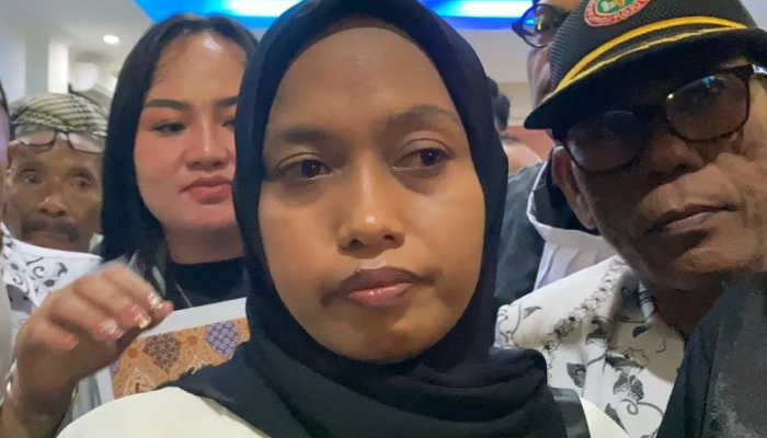 Guru honorer SDN 4 Baito Supriyani usai menjalani sidang perdana di PN Andoolo.