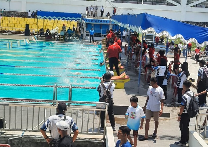 Para atlet berlaga pada Popda SD/SMP Tingkat Provinsi Jateng 2024 di Semarang.