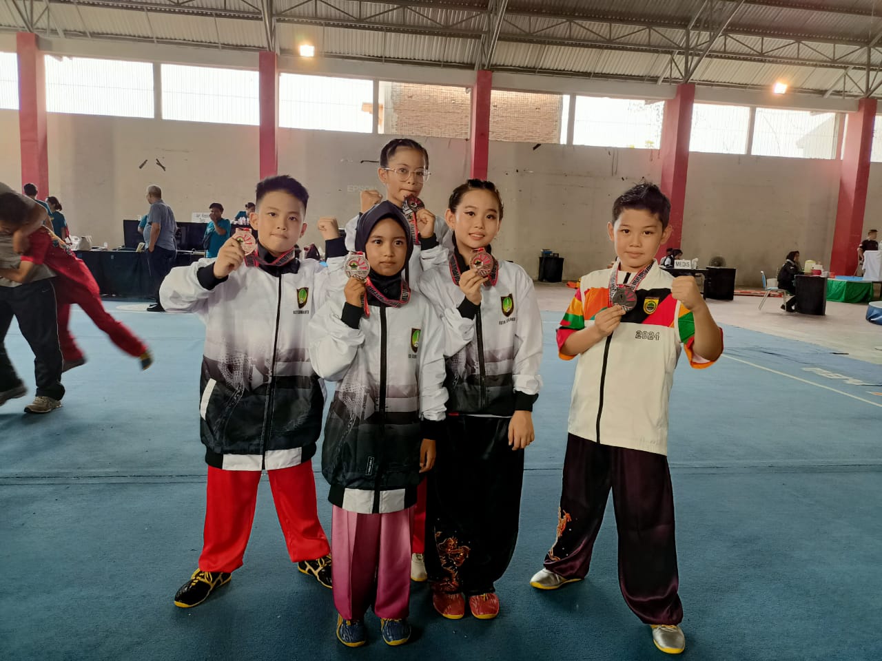 Atlet wushu Kota Solo raih medali di ajang Popda Jateng tingkat SD/sederajat di Semarang (6/11/2024).