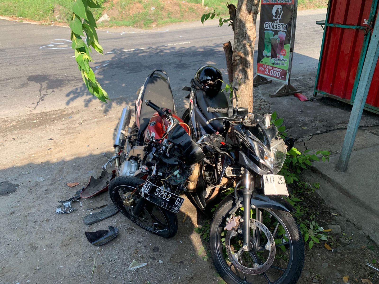 Kondisi 2 sepeda motor yang terlibat kecelakaan di Desa Sendang, Wonogiri, Kamis (7/11/2024).