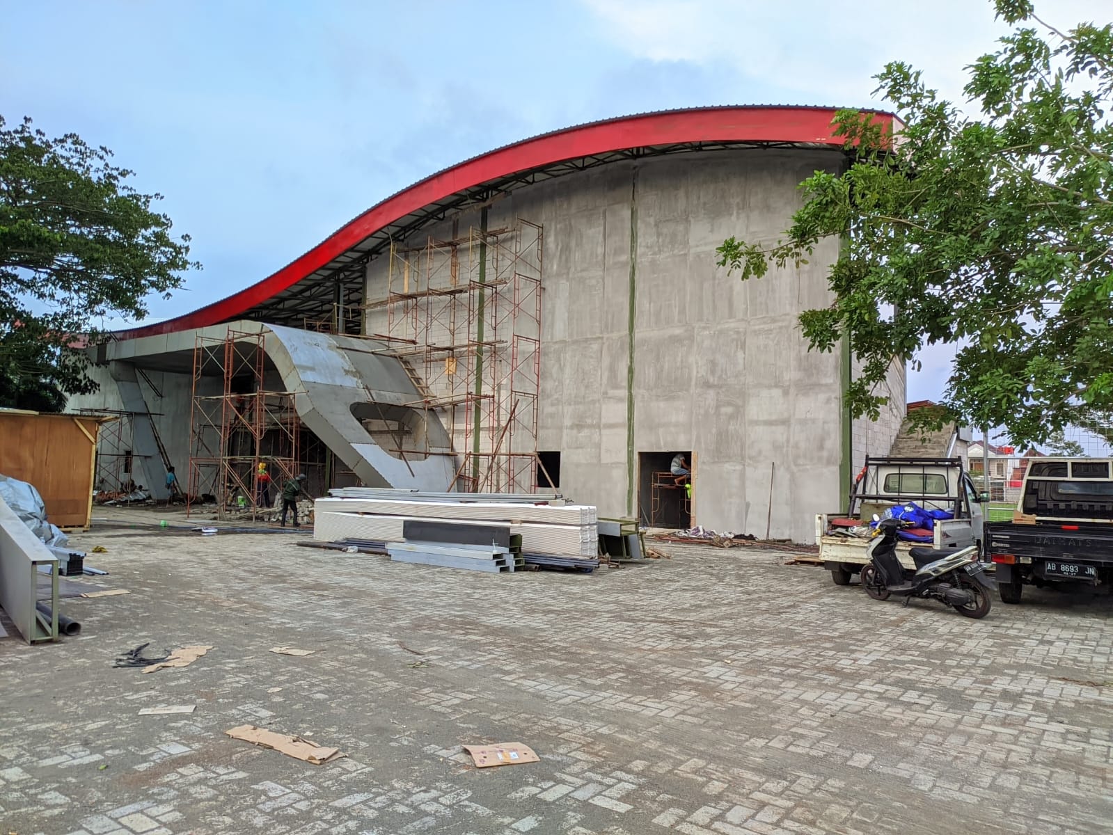 Kondisi terbaru Stadion Pringgodani Wonogiri yang masih tahap revitalisasi.