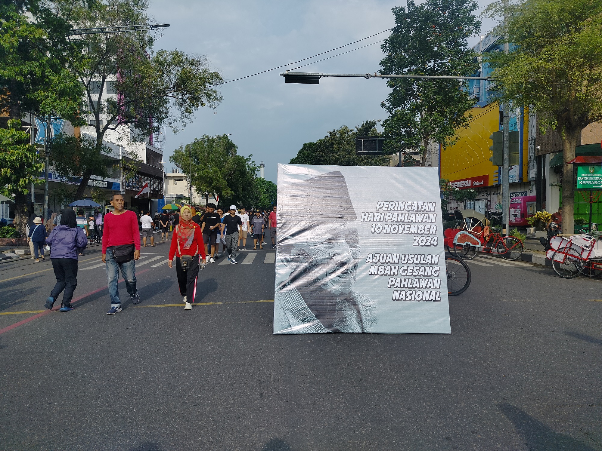 Aksi elemen masyarakat Kota Solo mengusulkan Gesang, maestro keroncong Kota Solo, menjadi pahlawan nasional. (Fauziah Akmal/Radar Solo)