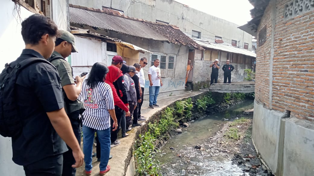 Calon Walikota Solo Teguh Prakosa cek Kali Tegal Konas.