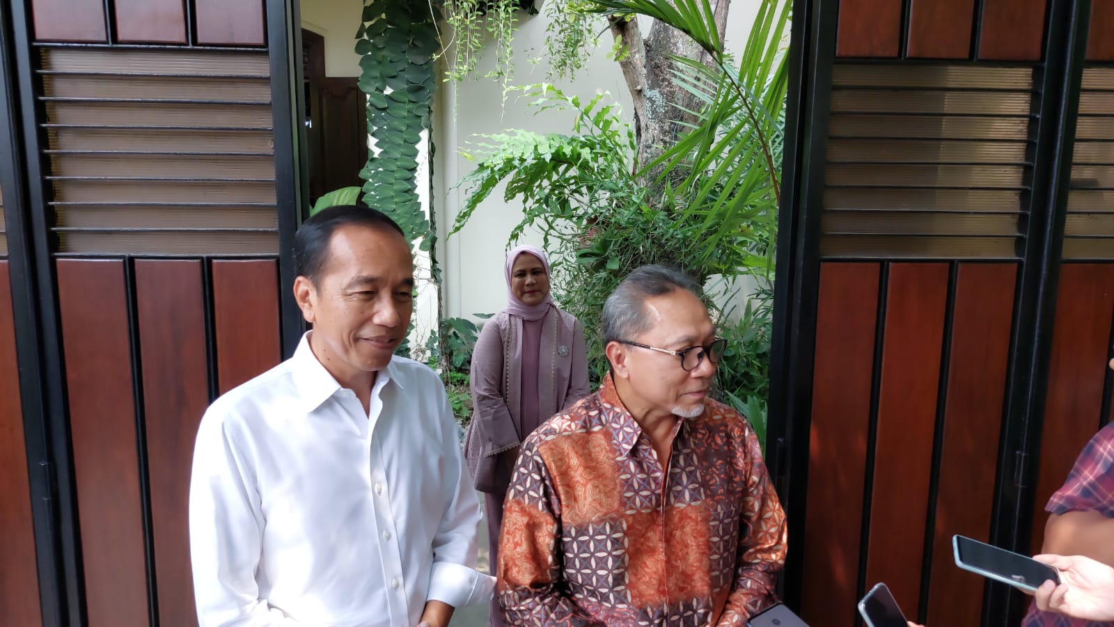 Ketua Umum Partai Amanat Nasional (PAN) Zulkifli Hasan (Zulhas) bertemu Presiden RI ke-7 Joko Widodo (Jokowi) di Solo, Rabu (13/11/2024).