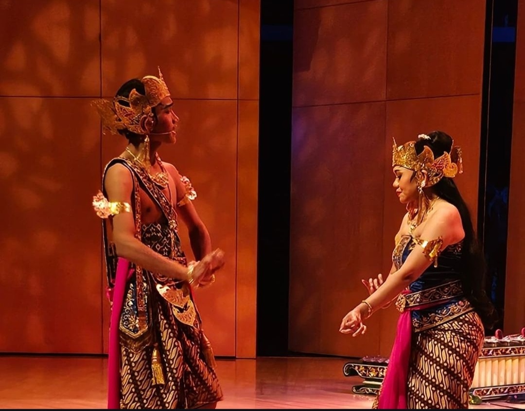Pergelaran sendra tari The Missing Sinta, karya kolaborasi antara mahasiswa dan dosen Fakultas Seni Pertunjukan (FSP) Isi Solo dalam misi budaya di Singapura, 2-6 November.
