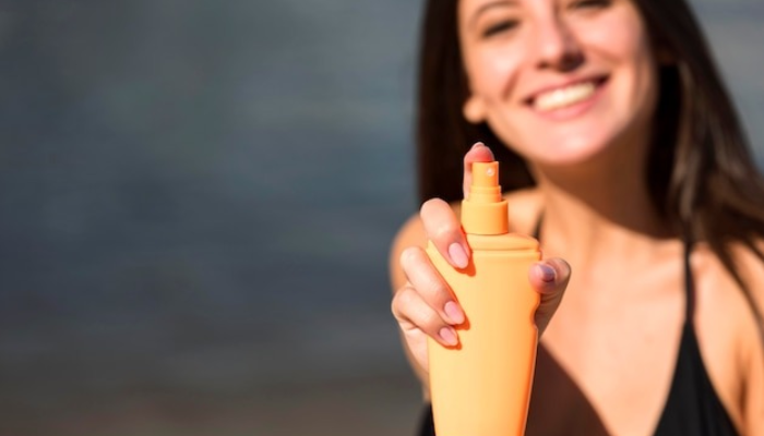 Ilustrasi sunscreen spray.