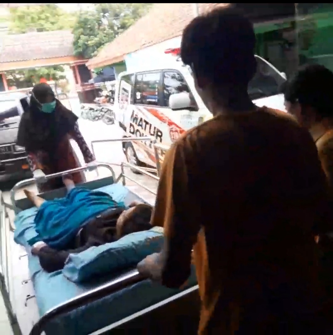 Tangkapan video keluhan masyarakat terkait pelayanan Puskesmas Kemalang, Klaten. (Angga Purenda/Radar Solo)