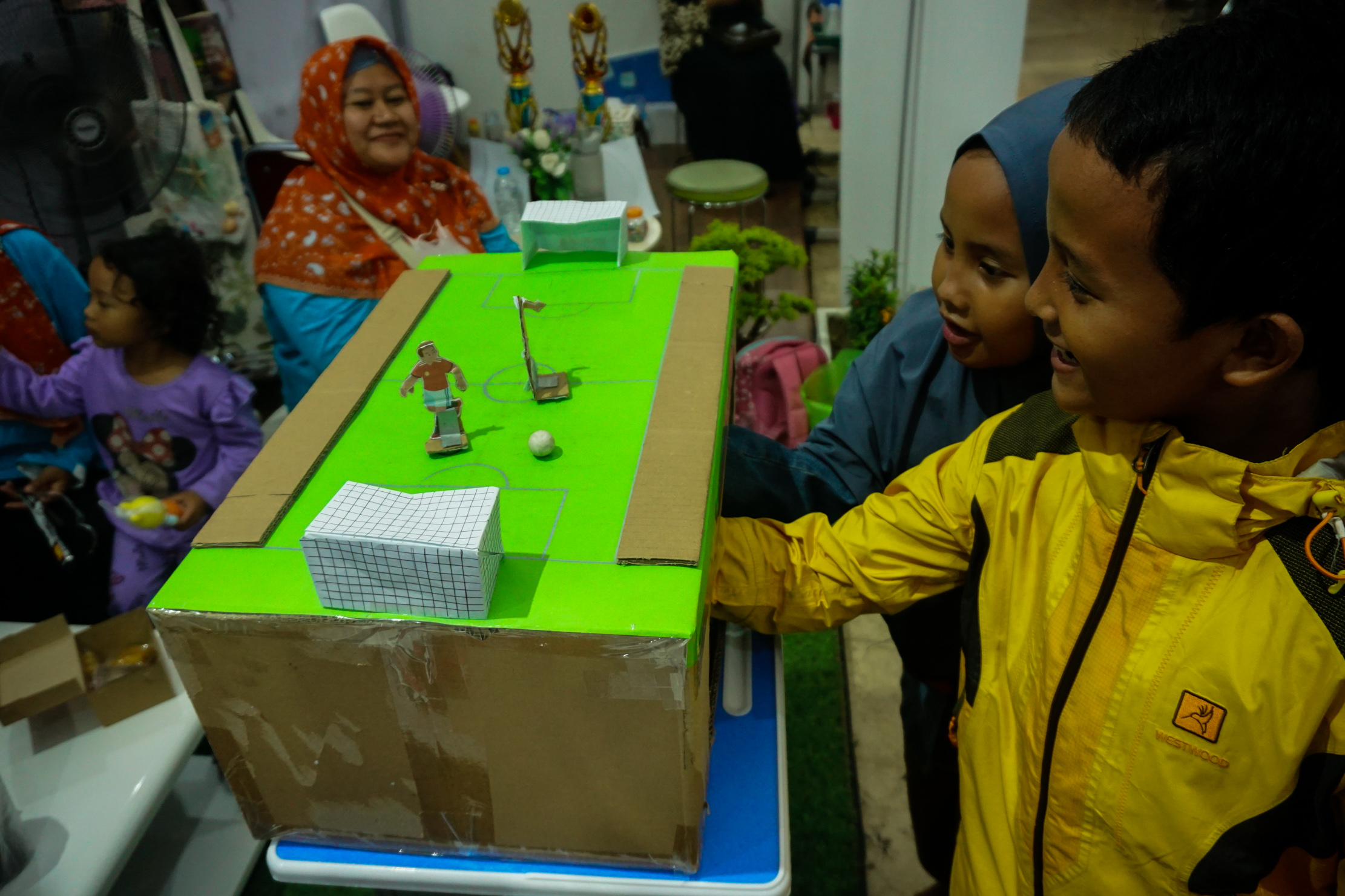Pamerkan Karya di Stand Expo Pendidikan Sekolah