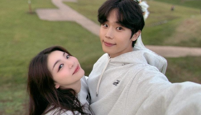 Pasangan kekasih Ailee dan Choi Si Hun bakal menikah April tahun depan.