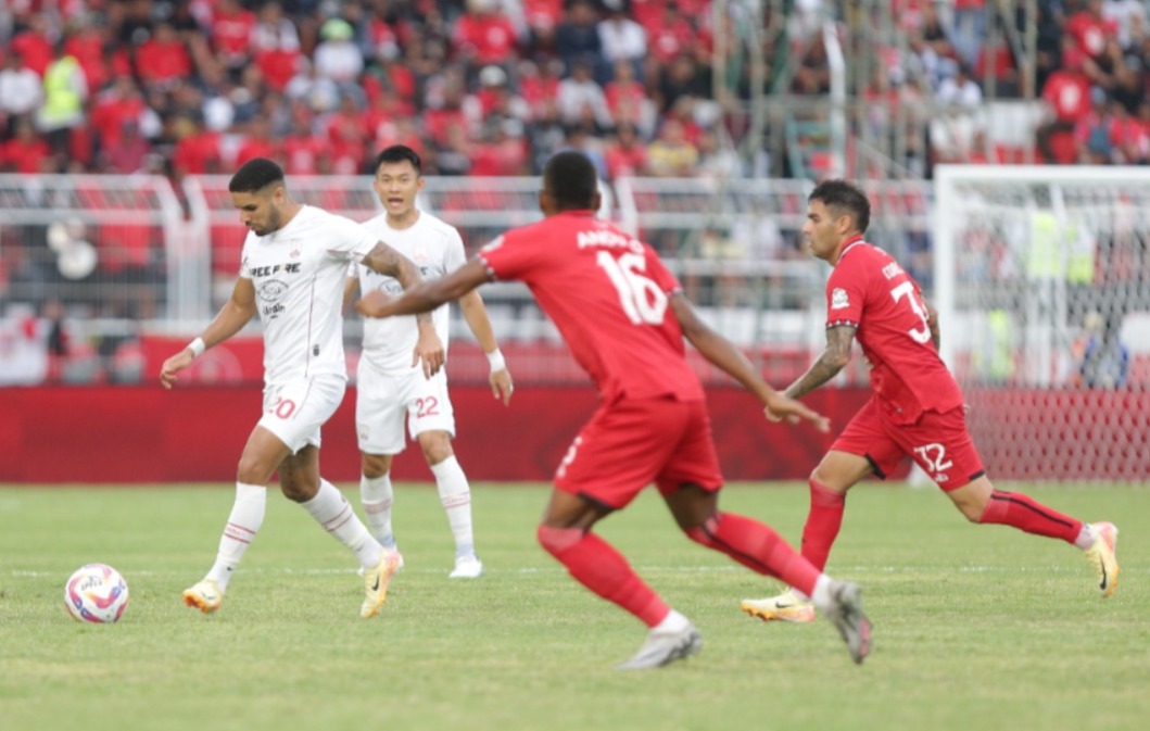 Laga Malut United melawan Persis Solo di laga lanjutan Liga 1.