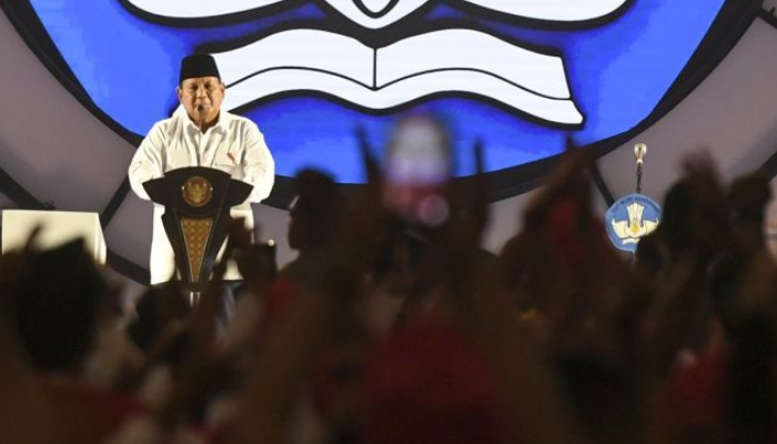 Presiden Prabowo Subianto saat hadir dalam puncak Hari Guru Nasional 2024 di Velodrome, Jakarta, Kamis (28/11),
