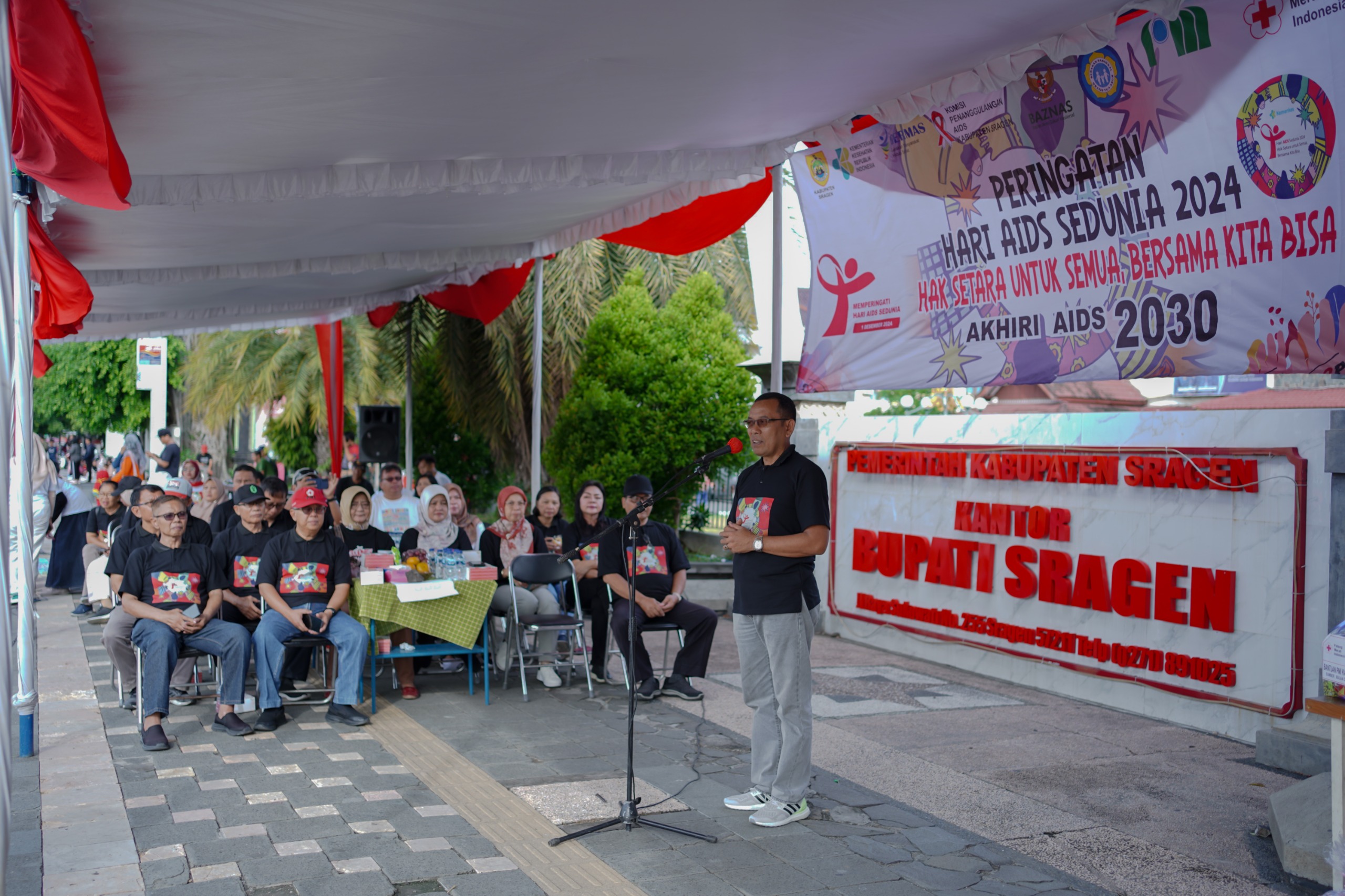 Peringatan Hari AIDS sedunia di Kabupaten Sragen, Minggu (1/12/2024). (Ahmad Khairudin/Radar Solo)