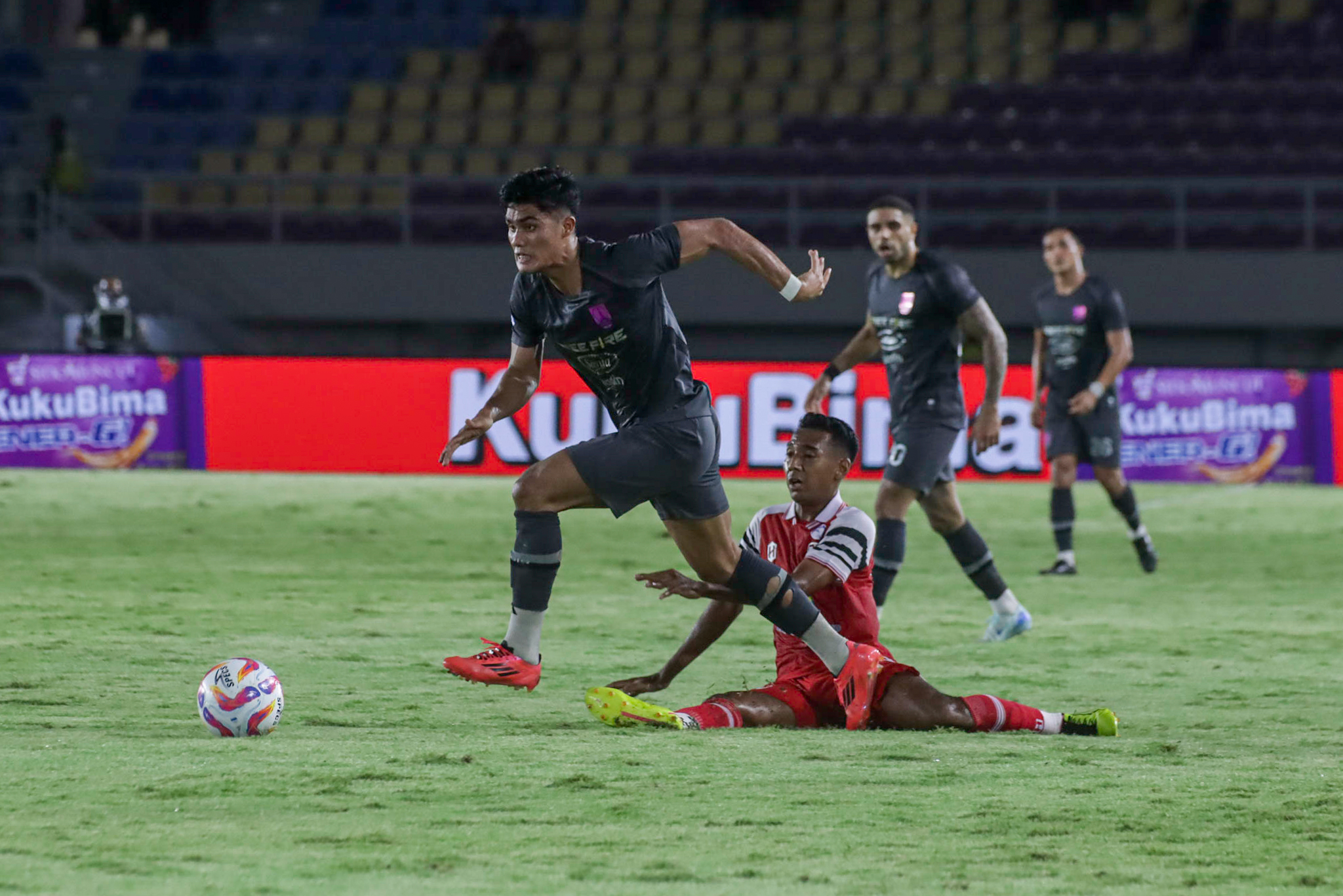 Striker Persis Solo Ramadhan Sananta saat melawan Barito Putera di Stadion Manahan, 3 Desember 2024.