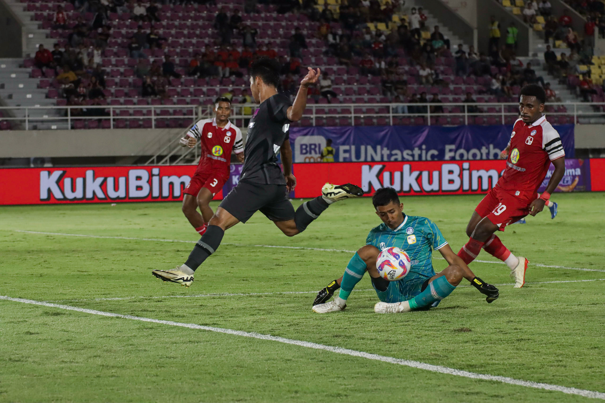 Laga Persis Solo melawan Barito Putera di Stadion Manahan (3/12/2024).