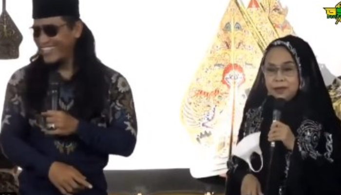 Potongan video Gus Miftah saat bercanda dengan Yati Pesek, yang gunakan kata-kata hinaan dan merendahkan.