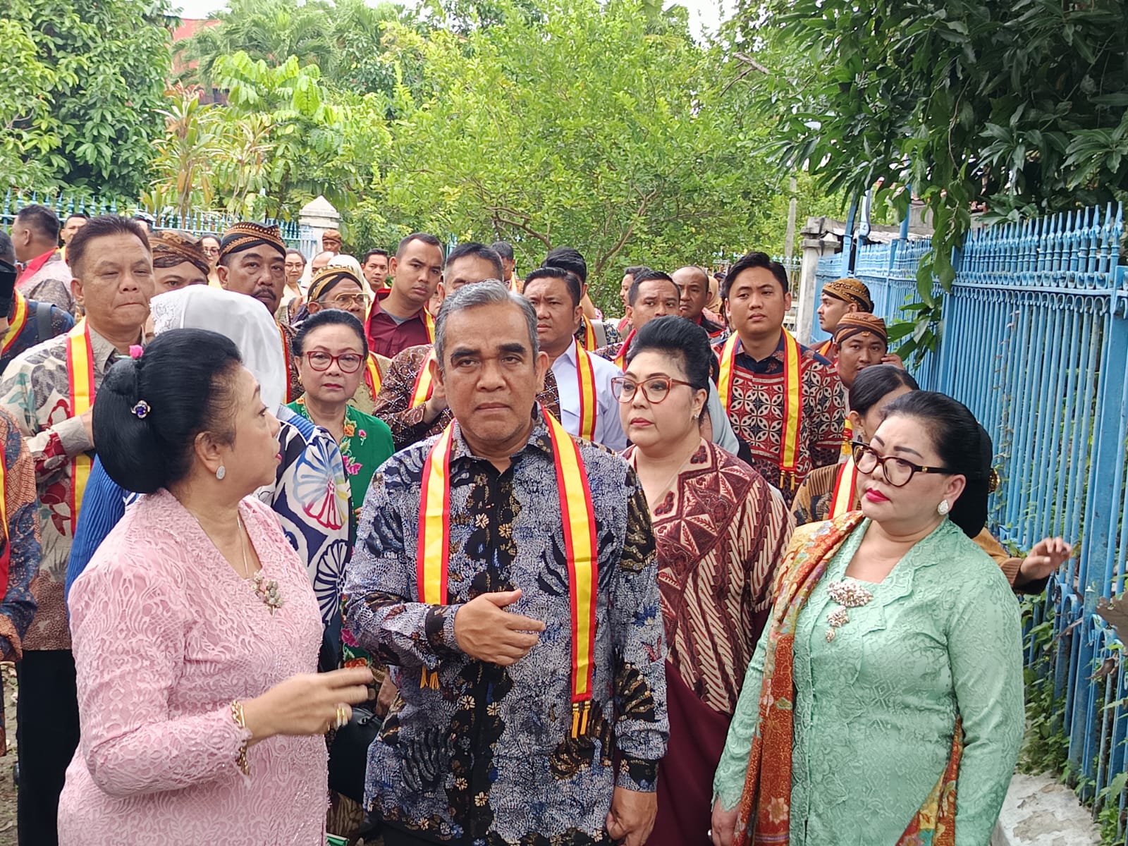 Ketua MPR RI Ahmad Muzani mengunjungi Keraton Kasunanan Hadiningrat, Selasa (10/12/2024).