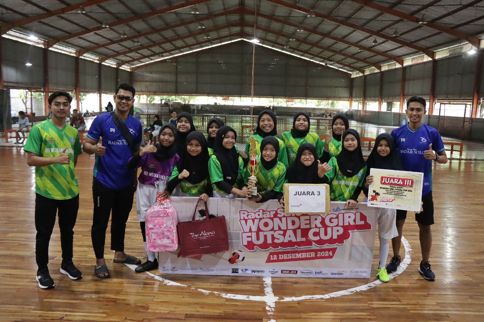 LEGA: SD Muhammadiyah 23 Semanggi Solo jadi juara ketiga ajang Radar Solo Wonder Girl Futsal Cup 2024