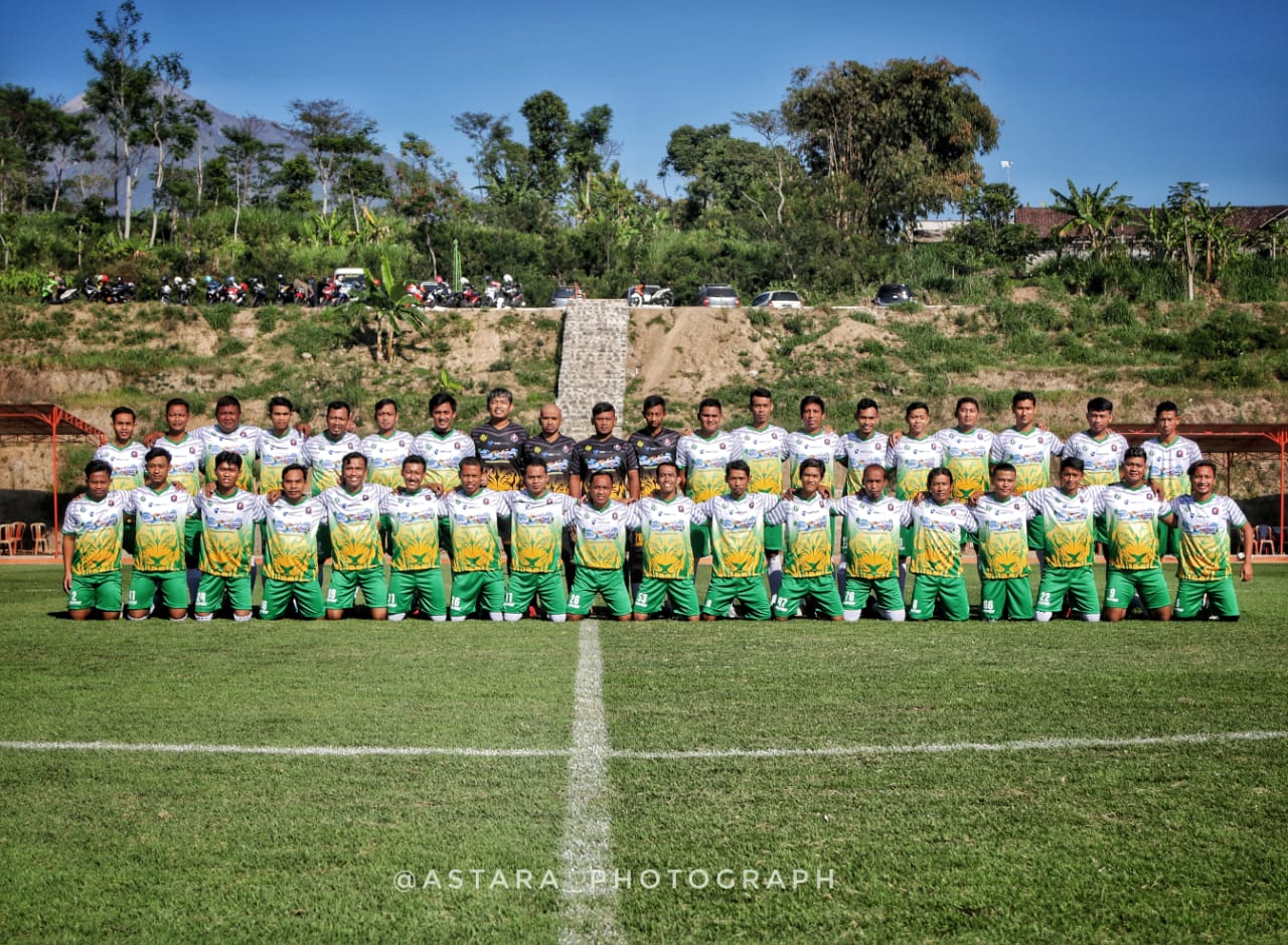 KOMPAK: Anggota klub Sepak Bola Sedulur Gayeng.