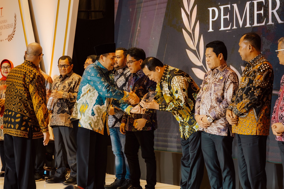 Bupati Wonogiri Joko Sutopo terima penghargaan Apresiasi Kinerja Pemerintahan Daerah untuk kategori Kesejahteraan Masyarakat tingkat kabupaten fiskal rendah, Kamis (12/12/2024).