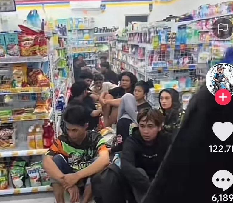 Tangkapan layar video viral di media sosial sebuah acara Anniversary Ke-36 CB Nganjuk dengan tema "KERAJAAN CB NGANJUK" berakhir tidak mengenakkan.