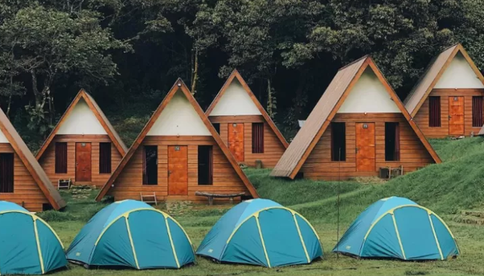 Camping seru di Sakura Lawu Hill.